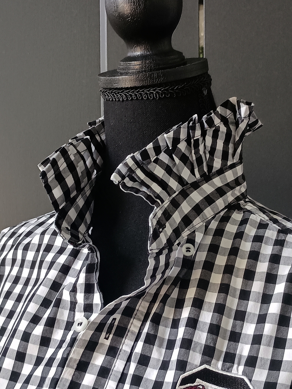 Upcycled Women's USC Ruffle Collar Shirt #100 - Picture 2 of 9